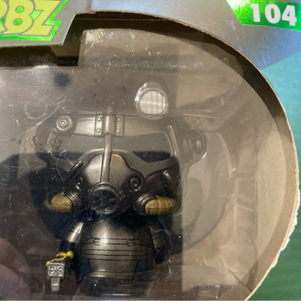 Fallout Vinyl Collectible Action Figure - Black and Gold - Picture 6 of 6